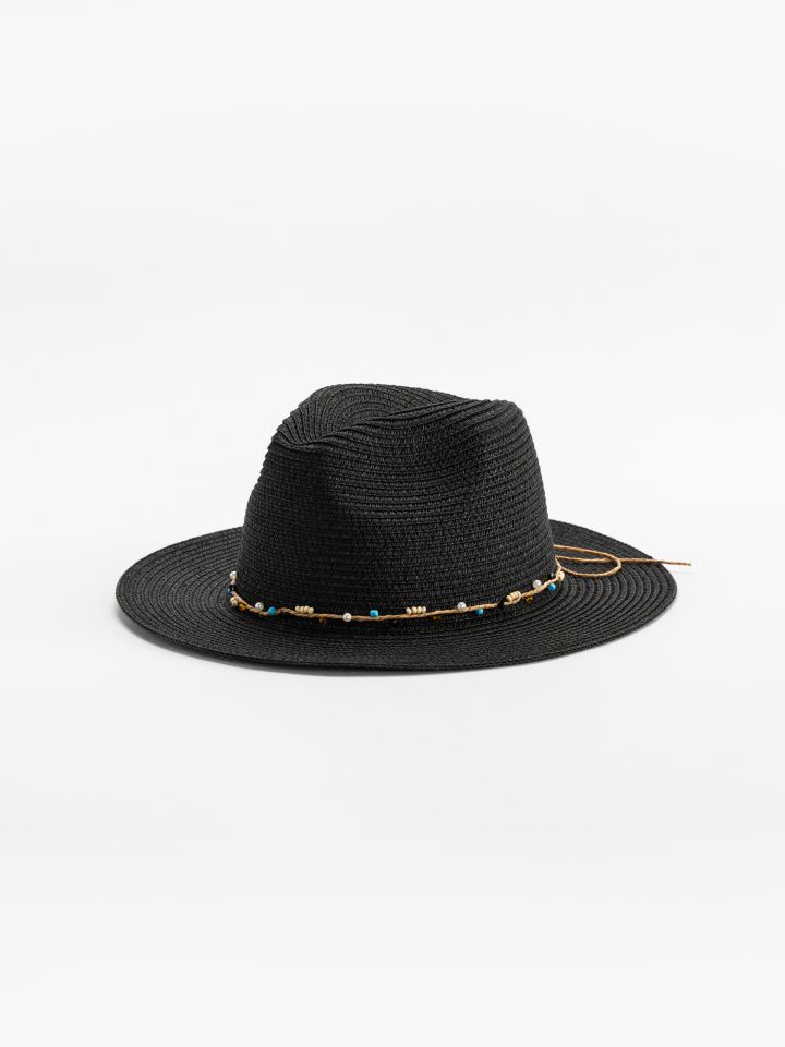 כובע קש חרוזים בצבע שחור